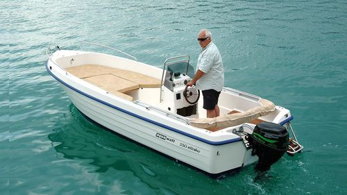 Barco open fueraborda - FISH 5.50 T - Biskinis Bros S.A. - con consola central / de pesca deportiva / 8 personas máx.