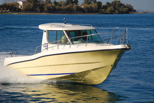 Barco de motor de pesca-paseo intraborda - KING FISHER 7.20 I - Biskinis Bros S.A. - con caseta de timón / 8 personas máx. / con 1 camarote