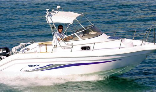 Day-cruiser fueraborda - R590 - Biskinis Bros S.A. - open / 8 personas máx. / con camarote
