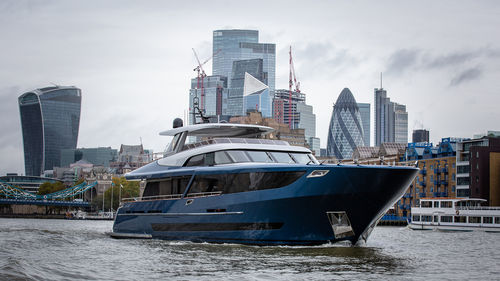 Superyate de crucero - BLUE JEANS - Van der Valk Shipyard - raised pilothouse / con 4 camarotes / aluminio