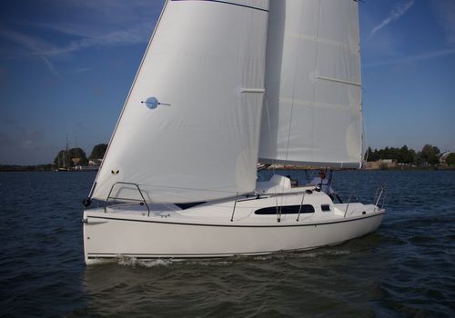 Velero de regata y crucero - WINNER 8  - Winner Yachts - de doble timón