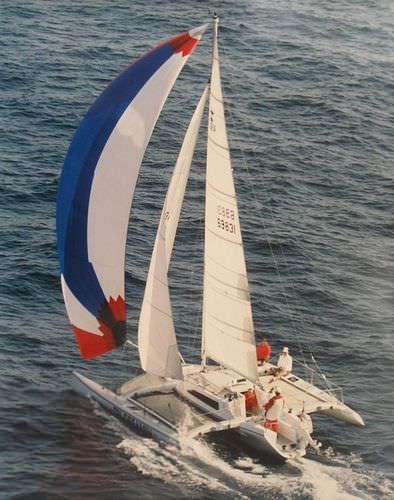 Trimarán - F-9R - Farrier Marine (NZ) - de regata y crucero / con 1 camarote / remolcable