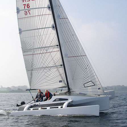 Trimarán - F-22  - Farrier Marine (NZ) - de regata y crucero / con 1 camarote / de carbono