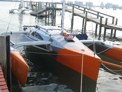 Trimarán - F-82R - Farrier Marine (NZ) - de regata y crucero / con 1 camarote / transportable