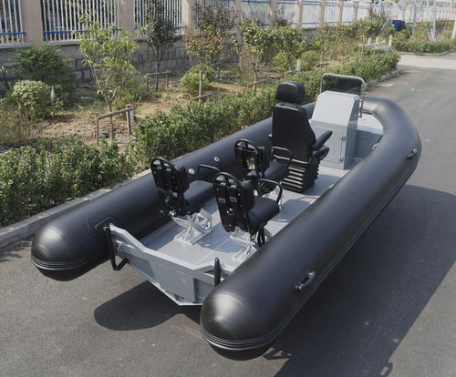 Embarcación neumática fueraborda - HYP520-W - Qingdao Lian Ya Boat Co.,Ltd. - gasolina / RIB / con consola central
