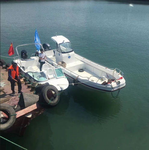 Barco de motor de pesca-paseo fueraborda - FRP26F - Qingdao Lian Ya Boat Co.,Ltd. - casco de planeo / open / con consola central