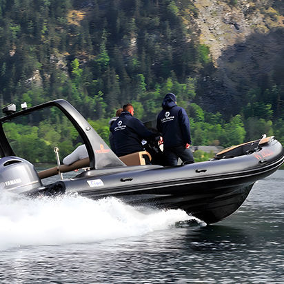 Embarcación neumática fueraborda - 660 - Qingdao Lian Ya Boat Co.,Ltd. - gasolina / RIB / con consola central