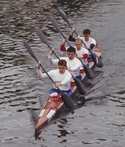 Kayak de regata en línea - Commander K4 - KIRTON KAYAKS LTD - para adulto / para 4 personas