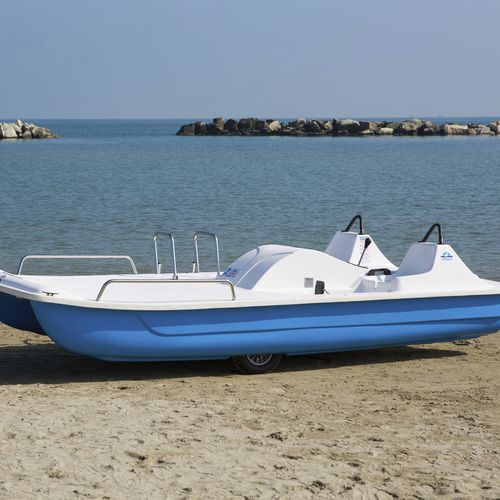 Hidropedal para 5 personas - Capri Solarium - CNA Centro Nautico Adriatico - con solarium