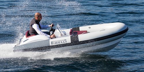 Embarcación neumática hidrojet - J33  - PIRELLI | TecnoRib - gasolina / RIB / con consola central
