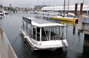 Barco profesional barco turístico - Charles Hennessy II Cognac  - Alternatives Energies - catamarán / eléctrico