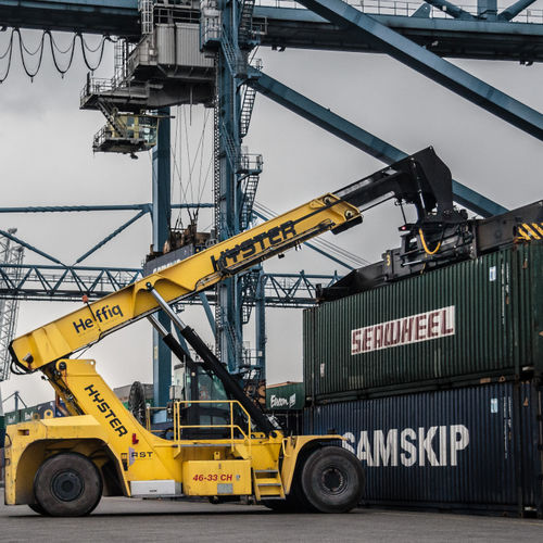 Reach-stacker con spreader superior - RS46 - Hyster - para contenedores llenos