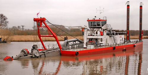Buque especial draga de succión con disgregador - Beaver B65 DDSP - Royal IHC