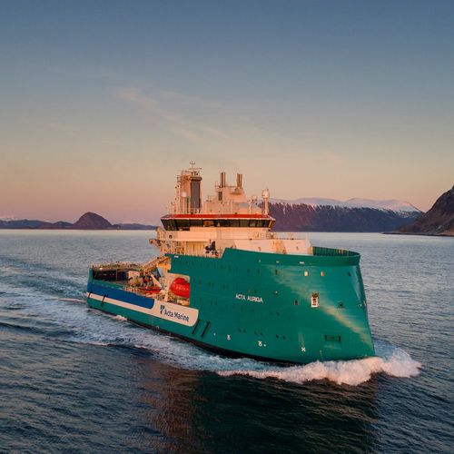 Buque de servicio offshore para parques éolicos - Acta Auriga - ULSTEIN