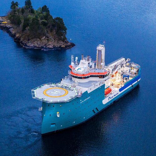 Buque de servicio offshore para parques éolicos - Acta Centaurus - ULSTEIN