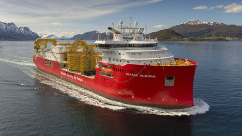 Buque cablero - Nexans Aurora - ULSTEIN