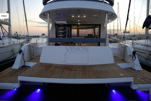Barco cabinado catamarán - 43 Special Edition - Flash Catamarans - intraborda / diésel / con fly