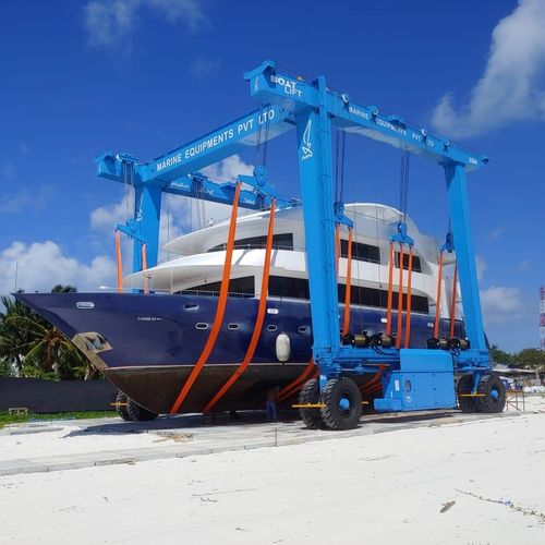 Travel lift controlado a distancia - BL220TL-90°RC - BOAT LIFT - con tracción en las cuatro ruedas / con dirección en todas las ruedas / para cargas pesadas