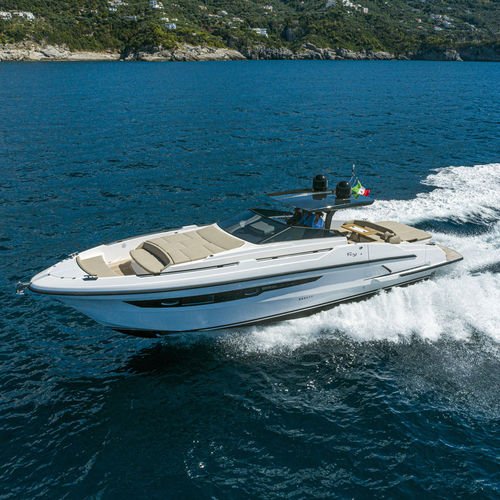 Barco cabinado intraborda - DAYTONA 50 - RIO YACHTS - fueraborda / diésel / bimotor