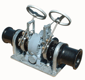 Chigre para buque - Spencer Carter - para maniobrar anclas / con motor hidráulico / tambor simple