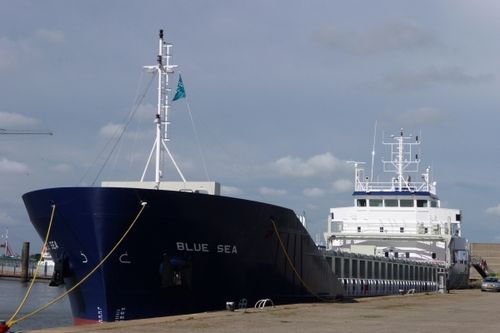 Buque de carga minigranelero - mv Blue Sea - Barkmeijer Stroobos BV