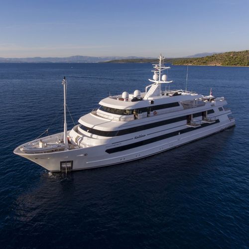 Megayate de crucero - Katina - Brodosplit Shipyard - con caseta de timón / con 12 camarotes / de acero