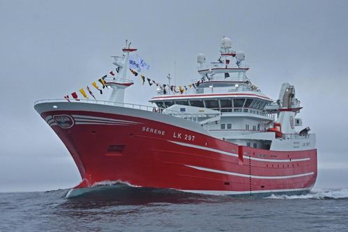 Buque de pesca profesional arrastrero - SERENE - Karstensens Shipyard Ltd.