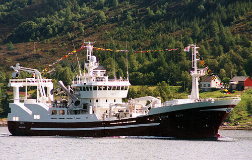 Buque de pesca atunero cerquero - ZETA  - Kleven Maritime AS