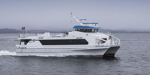Ferri de pasajeros catamarán - M/S "Kalvøy" - Oma Baatbyggeri AS