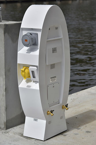 Torreta con iluminación integrada - Ikatere - Accmar Equipment Company - de suministro eléctrico / de suministro de agua / para pantalán