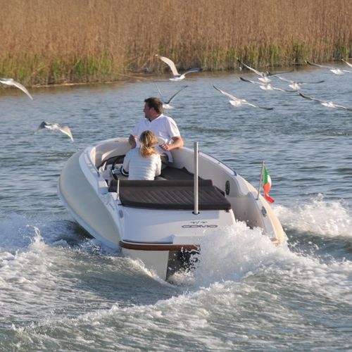 Embarcación neumática hidrojet - 650 - Naumatec - stern-drive / diésel / semirrígida