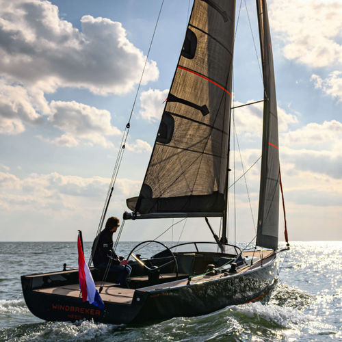 Velero daysailer - SE 27 LEISURE - Saffier Yachts - con 4 literas / de fibra de vidrio / con bauprés