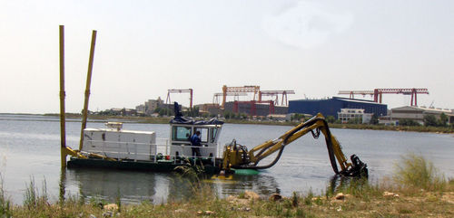 Barco profesional draga-retroexcavadora - Crocodile series - Mavi Deniz - anfibio
