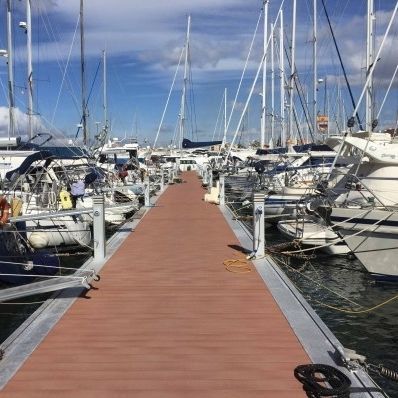 Pantalán flotante - Astilleros Amilibia U S.L. - de amarre / para puerto deportivo / de hormigón
