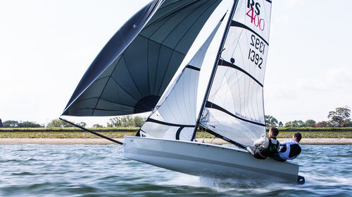 Barco de vela ligera doble - 400 - RS Sailing France - de regata / spinnaker asimétrico
