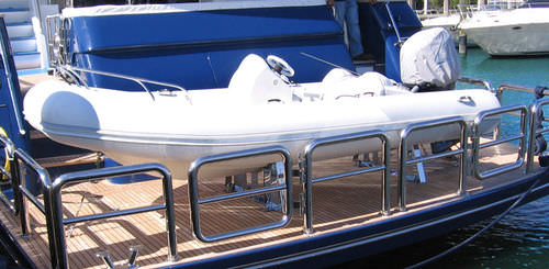 Soporte para bote auxiliar para plataforma - Stainless - UMT MARINE LLC - para barco / para yate