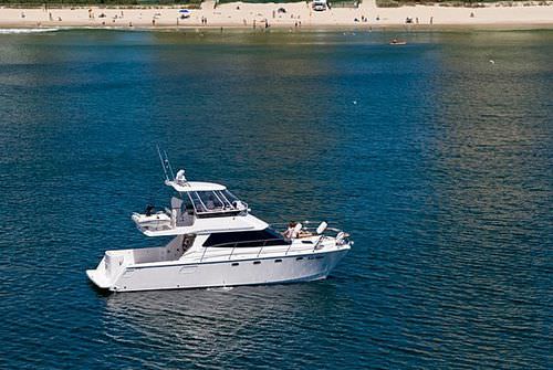 Barco cabinado catamarán - 42 - ArrowCat Marine - intraborda / con fly