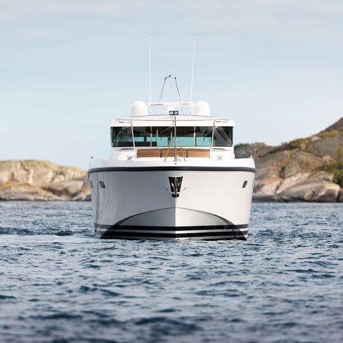 Yate a motor de crucero - 54 - Delta POwerboats - con hard-top / POD IPS / con 3 camarotes