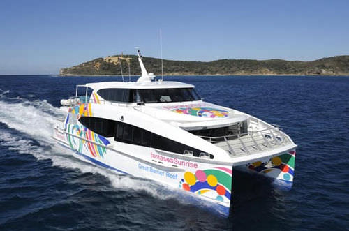 Barco profesional barco de pasajeros - Fantasea Sunrise - Incat Crowther - catamarán / intraborda / de aluminio