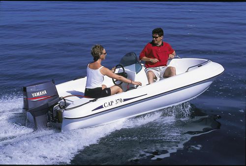 Barco open fueraborda - CAP 370 SEA - RIGIFLEX SAS - con consola lateral / de pesca deportiva / 5 personas máx.