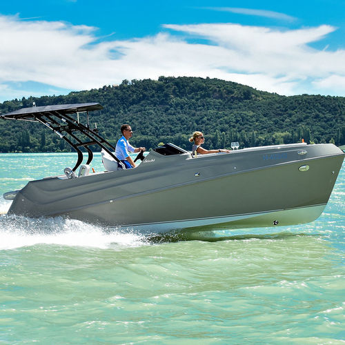 Barco open intraborda - E-njoy 800 - Stickl Kft - eléctrico / con consola lateral / de crucero