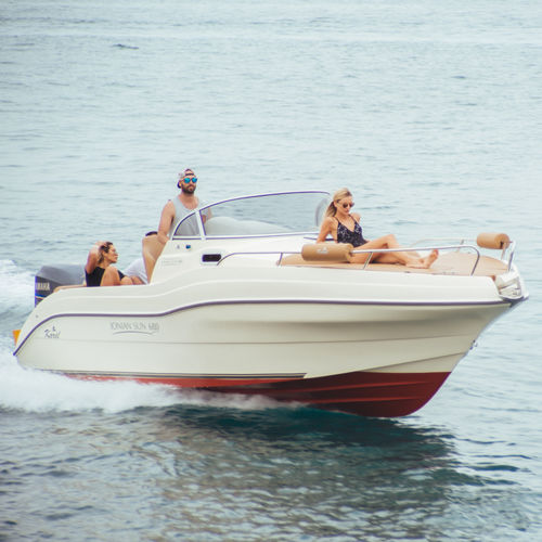 Walkaround fueraborda - 680 Ionian Sun - Karel Boats - open / 7 personas máx. / con camarote