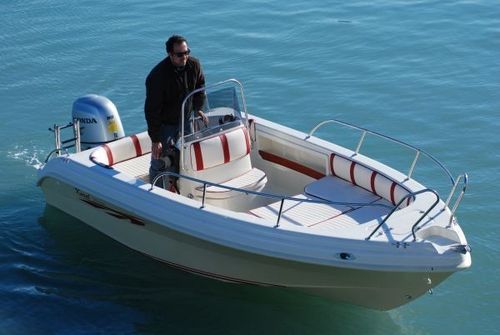 Barco open fueraborda - 500 & 530 OPEN - Karel Boats - con consola central / de pesca deportiva / 6 personas máx.