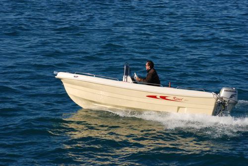 Barco open fueraborda - 460V - Karel Boats - con consola central / de pesca deportiva / 6 personas máx.