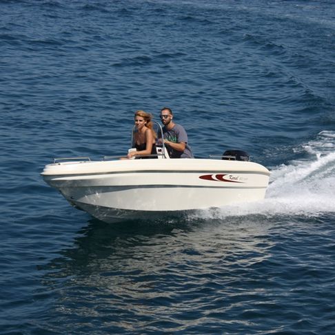 Barco open fueraborda - 400 - Karel Boats - con consola lateral / 4 personas máx. / con solárium