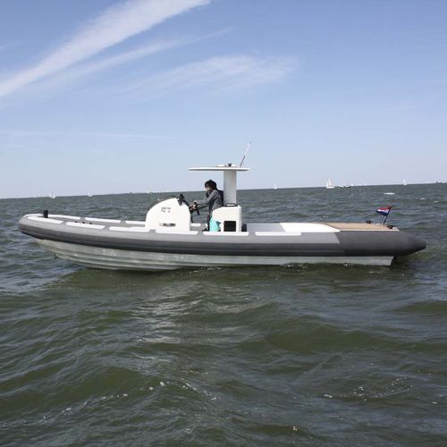 Embarcación neumática intraborda - T/T Pelorus - Xtenders - diésel / semirrígida / con consola central