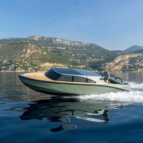 Barco cabinado intraborda - LIMOUSINE  - Xtenders - bimotor / con hard-top / open