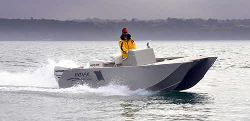 Barco open catamarán - RIDER C23 - RIDER MARINE - fueraborda / bimotor / con consola central