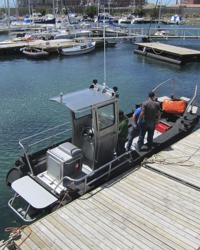 Barco profesional embarcación de servicio offshore - Rhino 800 ID - Rhino Marine Products (Pty) Ltd - hidrojet intraborda
