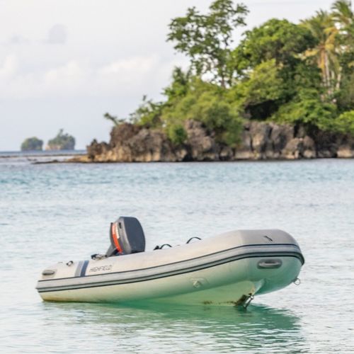 Embarcación neumática fueraborda - Ultralite 240 - HIGHFIELD BOATS - semirrígida / open / 3 personas máx.